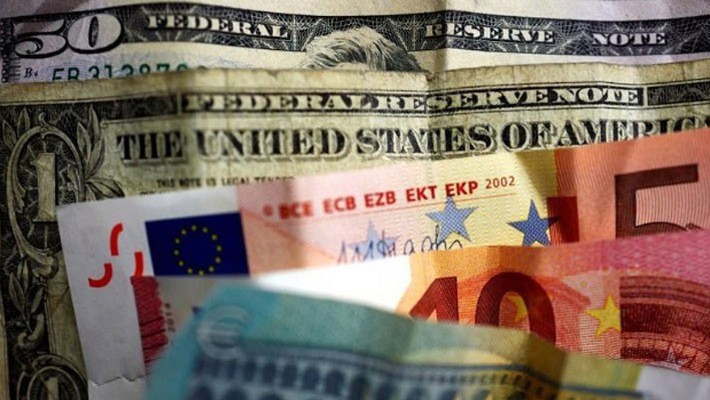 Đồng USD tăng giá mạnh so với các đồng tiền chủ chốt khác trong tuần này - Ảnh: Reuters.
