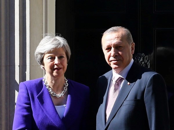 Thủ tướng Anh Theresa May và Tổng thống Thổ Nhĩ Kỳ Recep Tayyip Erdogan. (Nguồn: Getty Images)