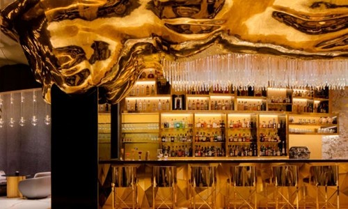 Quầy bar Gold on 27 tạiBurj Al Arab. Ảnh:CNN