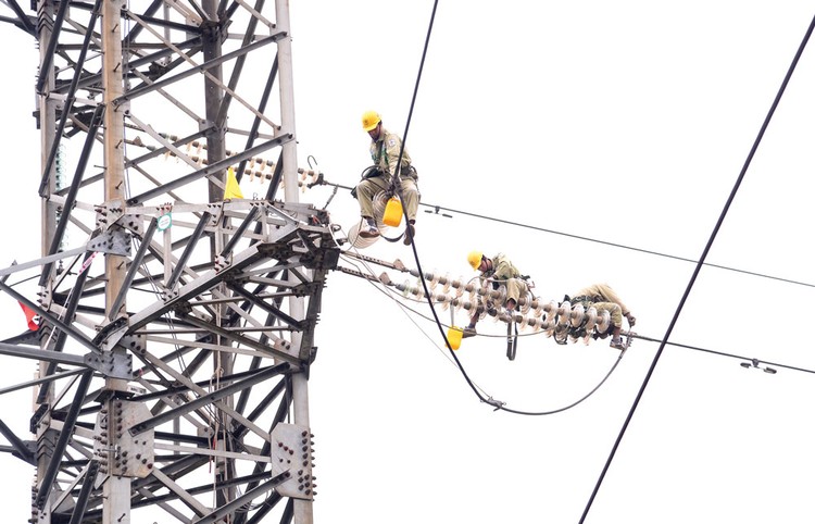 Công tác bảo vệ an toàn hệ thống truyền tải điện 500 kV sẽ rất khó khăn, phức tạp do địa bàn trải rộng