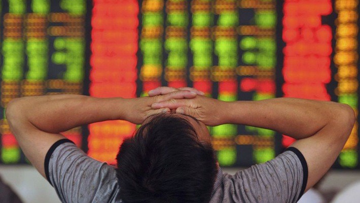 Giới đầu tư đẩy mạnh bán cổ phiếu Trung Quốc từ tuần trước, sau khi thống kê cho thấy những điểm yếu trong nền kinh tế lớn thứ nhì thế giới.