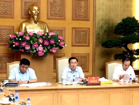 Phó Thủ tướng Vương Đình Huệ chủ trì cuộc họp về tiến độ xây dựng Dự án Luật sửa đổi, bổ sung một số điều của Luật Đầu tư công. Ảnh: Nguyễn Hoàng
