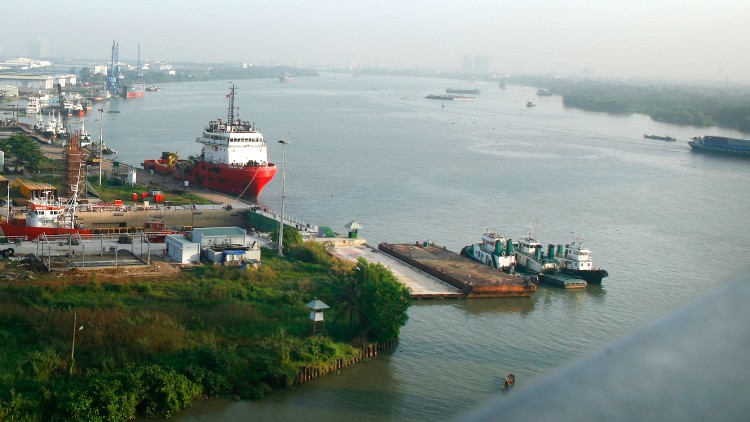 Trong thời gian tới sẽ ưu tiên phát triển giao thông vận tải đường thủy tại vùng Đồng bằng sông Cửu Long và Đồng bằng sông Hồng để phát huy lợi thế vùng. Ảnh: Nhã Chi