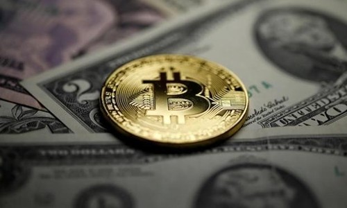 Tiền ảo Bitcoin ngày càng được dùng phổ biến trong giao dịch và thanh toán. Ảnh:Reuters