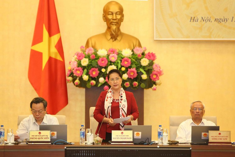 Chủ tịch Quốc hội Nguyễn Thị Kim Ngân phát biểu bế mạc Phiên họp thứ 26 của Ủy ban Thường vụ Quốc hội. Ảnh: TTXVN
