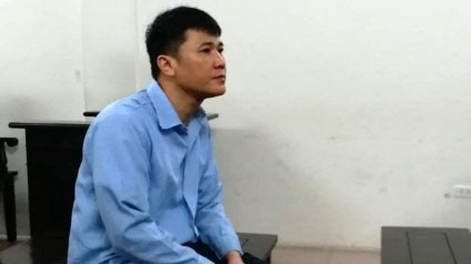 Bị cáo Trần Đức Chính bị tuyên phạt 18 tháng tù giam vì tội Lạm dụng chức vụ quyền hạn, bằng đúng thời hạn tạm giam