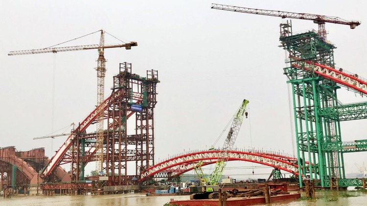Công ty CP Cảng Hải Phòng đã tạm ngừng khai thác cầu cảng số 9, 10, 11 để phục vụ thi công cầu Hoàng Văn Thụ. Ảnh: Mỹ Hạnh