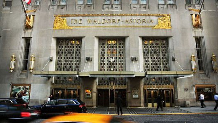 Khách sạn Waldorf Astoria ở New York được hãng bảo hiểm Trung Quốc Anbang mua lại vào năm 2015 - Ảnh: Getty/CNBC.