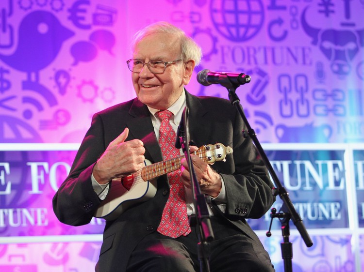 Tỷ phú Warren Buffett tiêu tiền như nào?
