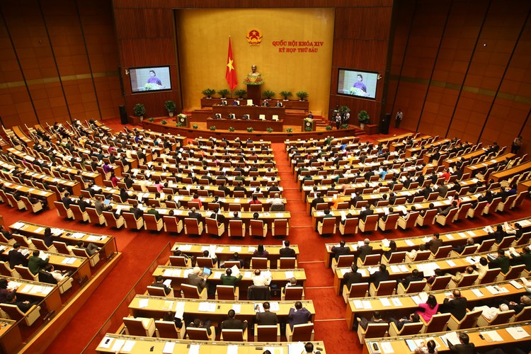 Quốc hội đã thông qua danh sách 48 người được lấy phiếu tín nhiệm với tỷ lệ 100% đại biểu có mặt tán thành. Ảnh: Quang Khánh