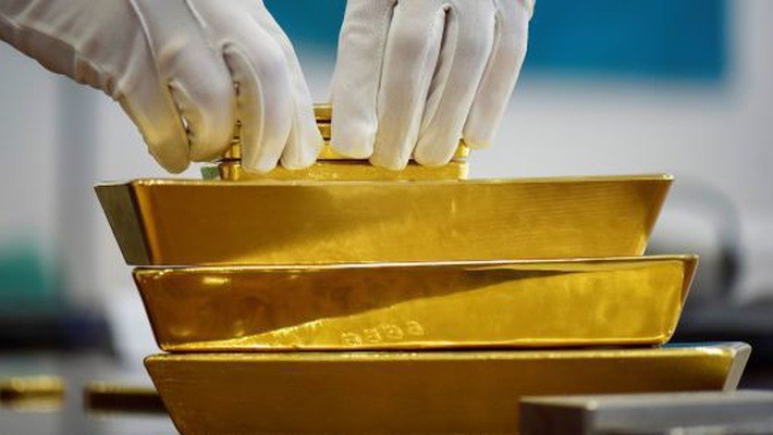 Dù được các ngân hàng trung ương mua mạnh, vàng vẫn giảm giá khoảng 3% trong quý 3 - Ảnh: Reuters/CNBC.