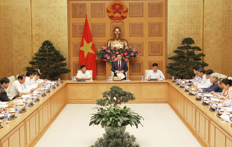 Phó Thủ tướng Vương Đình Huệ phát biểu tại cuộc họp của Ban chỉ đạo đổi mới, phát triển kinh tế tập thể, hợp tác xã. Ảnh: Thành Chung