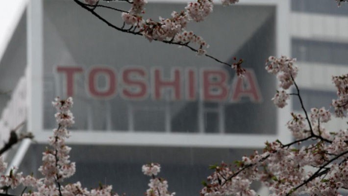 Toshiba bán loạt tài sản xấu, sa thải 7.000 nhân viên