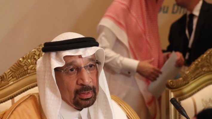 Ông Khalid Al-Falih, Bộ trưởng Bộ Năng lượng Saudi Arabia phát biểu tại cuộc họp một ủy ban OPEC ở Abu Dhabi - Ảnh: Getty/Bloomberg.