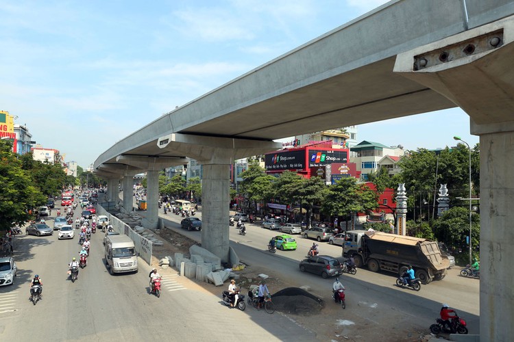 Dự án Đường sắt đô thị Nhổn - ga Hà Nội mới chỉ thực hiện trên 46% khối lượng công việc. Ảnh: Tường Lâm