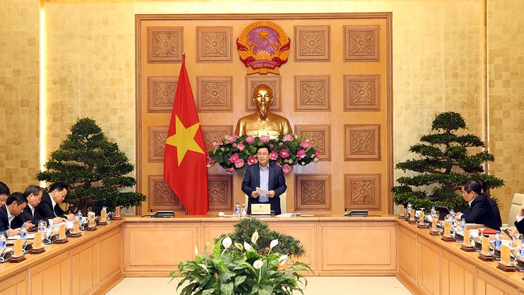 Phó Thủ tướng Vương Đình Huệ chủ trì cuộc họp xây dựng Dự thảo Nghị quyết số 01/NQ-CP năm 2019 của Chính phủ. Ảnh: Thành Chung