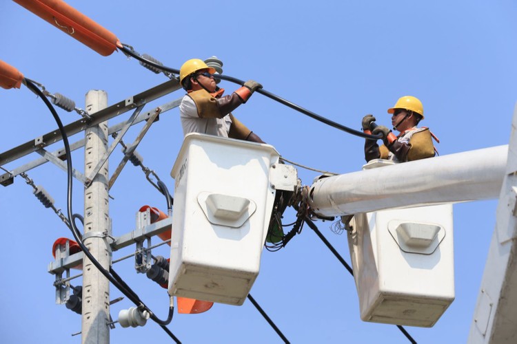 Từ năm 2019, ngành điện TP.HCM sẽ không thực hiện việc cắt điện để sửa chữa, bảo trì lưới điện. Ảnh: Chi Lan