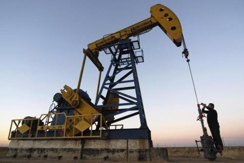 Giá dầu châu Á tiếp tục đà đi xuống. Ảnh: Reuters