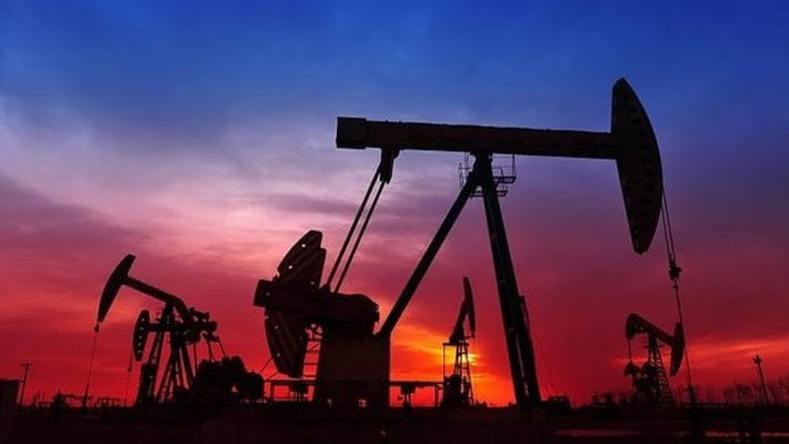 Gần đây, giá dầu theo khá sát các diễn biến của chứng khoán Mỹ.