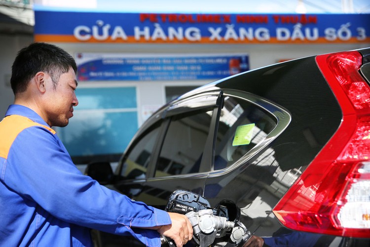 Biến động của giá dầu thô do biến động chính trị thế giới có thể tác động mạnh tới lạm phát của Việt Nam năm 2019. Ảnh: Lê Tiên