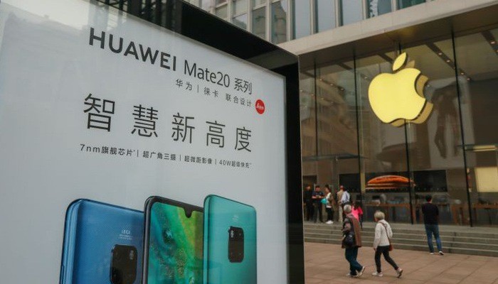 Huawei đang là một đối thủ lớn của Apple trên thị trường điện thoại thông minh (smartphone) - Ảnh: Getty/CNBC.