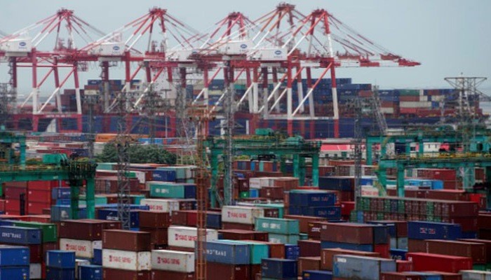 Những container hàng hóa tại một bến cảng ở Thượng Hải, Trung Quốc - Ảnh: Reuters.