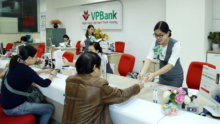 Năm 2018 đánh dấu một năm VPBank tăng cường đầu tư ở mảng dịch vụ ngân hàng số và phân khúc khách hàng cá nhân