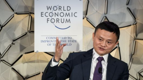 Jack Ma trong cuộc đối thoại tại WEF hôm qua. Ảnh:AFP