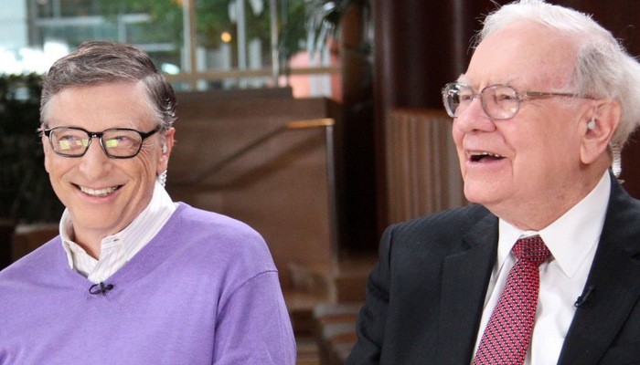 Tỷ phú Bill Gates (trái) và Warren Buffett - Ảnh: CNBC.
