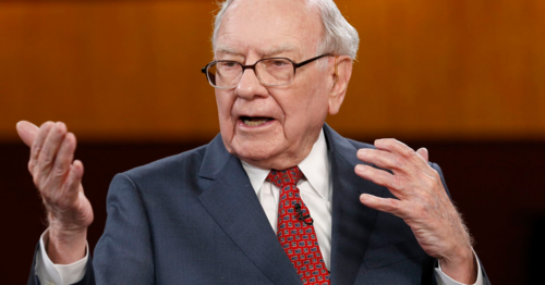 Huyền thoại đầu tư Warren Buffett trong một sự kiện. Ảnh:CNBC