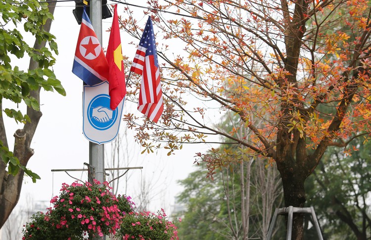 Hà Nội rực rỡ cờ hoa trước Hội nghị Thượng đỉnh Hoa Kỳ - Triều Tiên