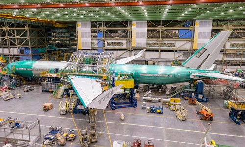 777X trong nhà xưởng của Boeing. Ảnh:CNN