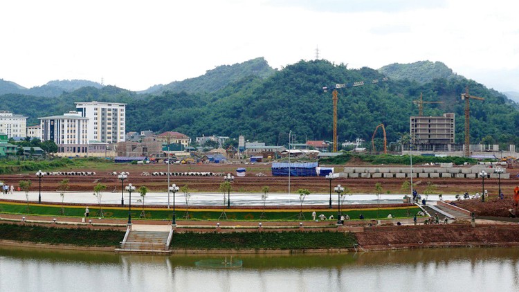Dự án Tạo mặt bằng khu Trung tâm hành chính và quảng trường tỉnh Sơn La đã thực hiện được khoảng 60% khối lượng