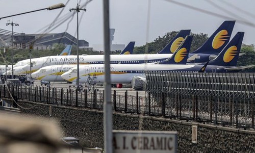 Các máy bay của Jet Airways đỗ tại sân bay Chhatrapati Shivaji Maharaj ở Mumbai (Ấn Độ). Ảnh:Bloomberg