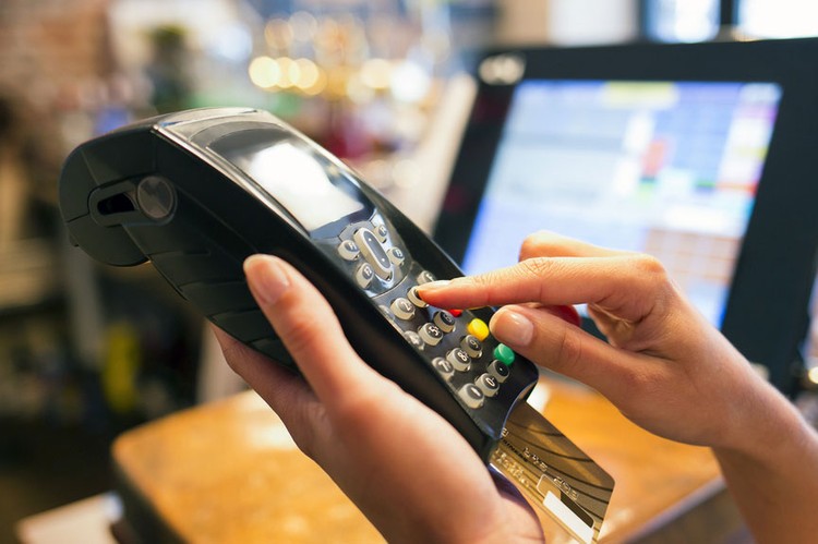 Nhiều doanh nghiệp chưa mặn mà chuyển đổi phương thức thanh toán do ngại lắp đặt máy thanh toán POS, ngại kết nối thanh toán điện tử…