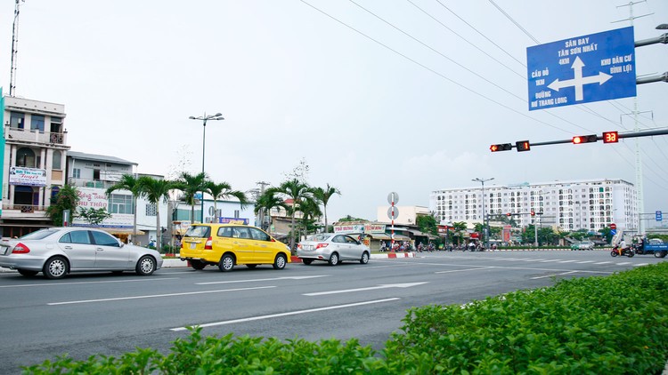Từ đầu năm 2019 đến nay, Công ty CP Công trình giao thông Sài Gòn trúng 18 gói thầu, trong đó có nhiều gói thầu quản lý, bảo dưỡng thường xuyên các công trình đường bộ tại TP.HCM. Ảnh: Lê Tiên