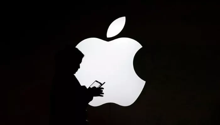 Chiến tranh thương mại Mỹ-Trung đang đặt ra nguy cơ đối với Apple - Ảnh: Reuters.