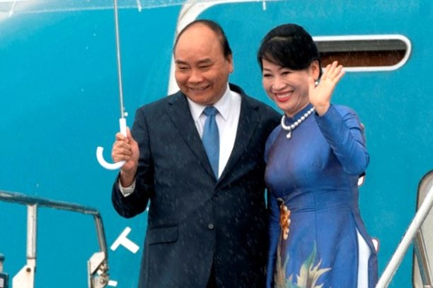 Thủ tướng Nguyễn Xuân Phúc và Phu nhân đến sân bay quốc tế Kansai, Osaka, Nhật Bản. Ảnh: Hiếu Nguyễn