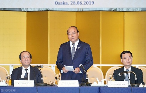 Thủ tướng Nguyễn Xuân Phúc phát biểu tại cuộc gặp gỡ với các tập đoàn công nghệ hàng đầu Nhật Bản - Ảnh: VGP/Quang Hiếu