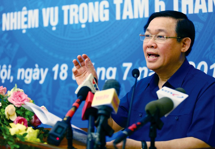 Phó Thủ tướng Vương Đình Huệ yêu cầu Bộ KH&ĐT phải gỡ vướng cả vấn đề thực thi sau khi đã gỡ vướng được thể chế. Ảnh: Lê Tiên