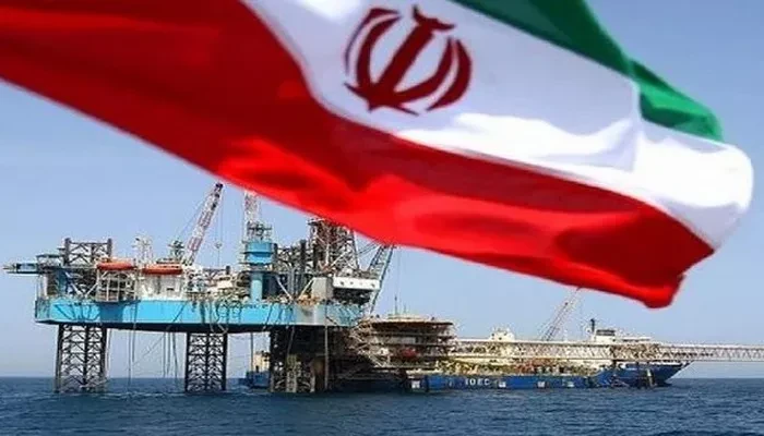 Một giàn khoan dầu ngoài khơi Iran.