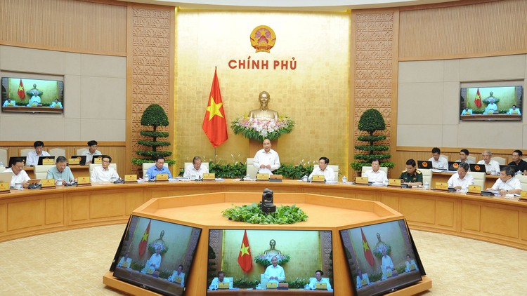 Thủ tướng Nguyễn Xuân Phúc chủ trì phiên họp Chính phủ chuyên đề xây dựng pháp luật. Ảnh: Hiếu Nguyễn