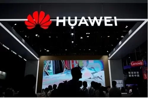 Gian hàng của Huawei tại triển lãm công nghệ CES năm ngoái ở Trung Quốc. Ảnh:Reuters