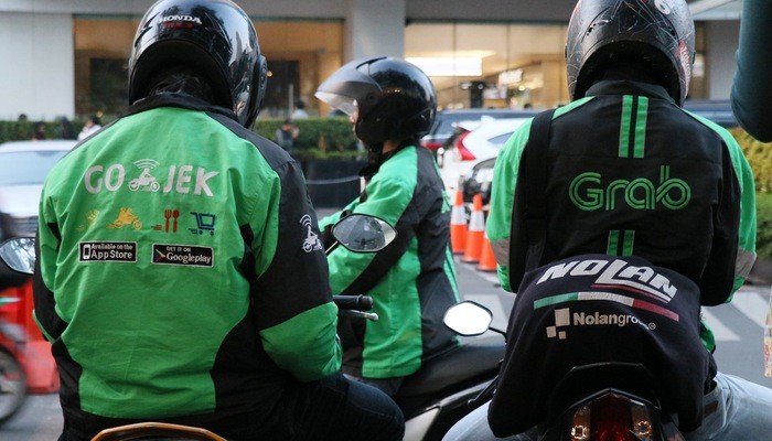 Tài xế xe ôm công nghệ ở Indonesia - Ảnh: Nikkei.