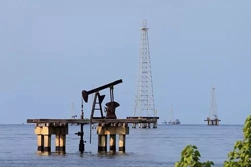 Một cơ sở khai thác dầu tại Venezuela. Ảnh:Reuters