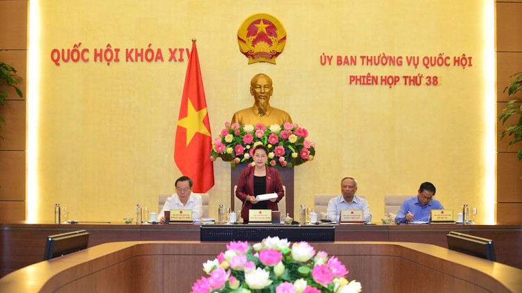 Chủ tịch Quốc hội Nguyễn Thị Kim Ngân phát biểu khai mạc Phiên họp thứ 38 của Ủy ban Thường vụ Quốc hội. Ảnh: Quang Khánh