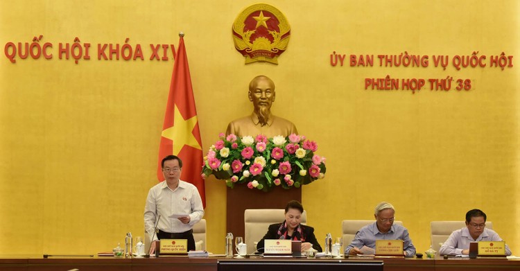 Ủy ban Thường vụ Quốc hội nghe báo cáo của Chính phủ về kết quả thực hiện kế hoạch phát triển kinh tế - xã hội năm 2019 và và dự kiến kế hoạch năm 2020. Ảnh: Quang Khánh