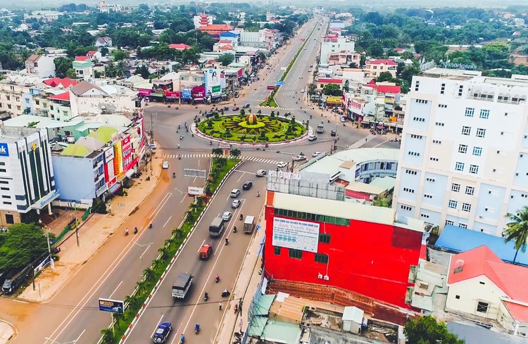 9 tháng đầu năm 2019, Bình Phước là địa phương đi đầu trong áp dụng đấu thầu qua mạng, với tỷ lệ đấu thầu qua mạng đạt 58,8% tổng số gói thầu. Ảnh: NC st