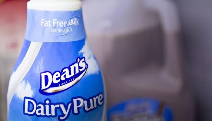 Dean Foods là nhà sản xuất nhiều sản phẩm sữa phổ biến nhất của Mỹ như Dairy Pure, Organic Valley và Land O’Lakes.