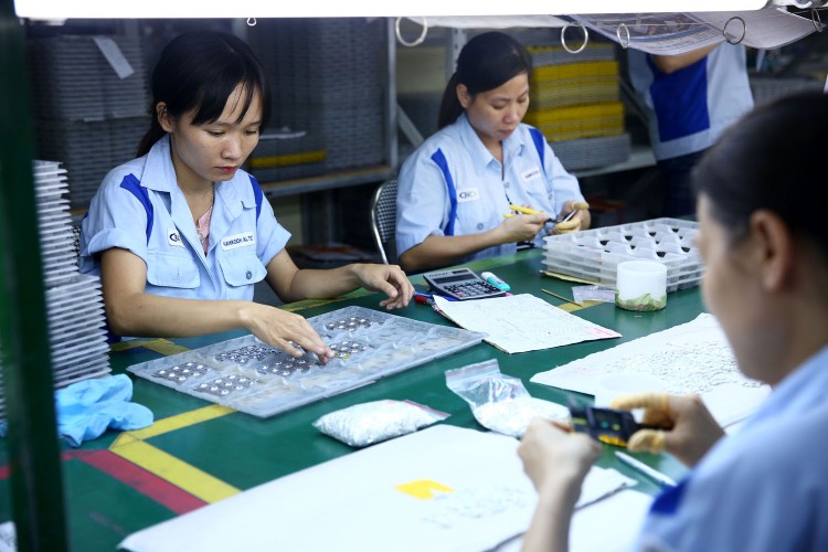 Ưu đãi thuế của Việt Nam đang được tập trung vào nhóm doanh nghiệp có quy mô lớn thuộc ngành công nghiệp (nhất là ngành chế biến và chế tạo), có vốn đầu tư nước ngoài. Ảnh: Nhã Chi